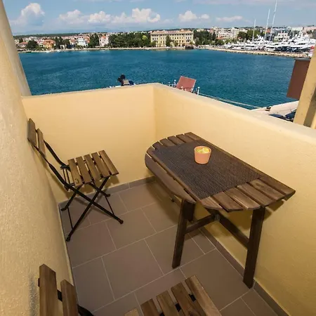 Apartment Pleasure 1 I 2 *
