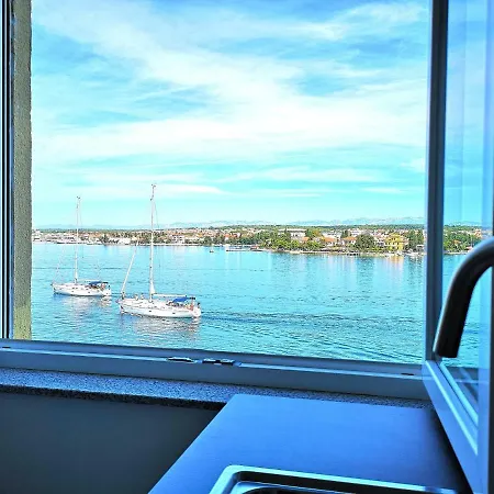 Pleasure 1 I 2 Apartment *