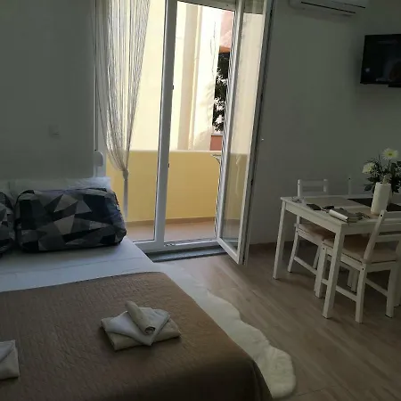 Pleasure 1 I 2 Apartment *